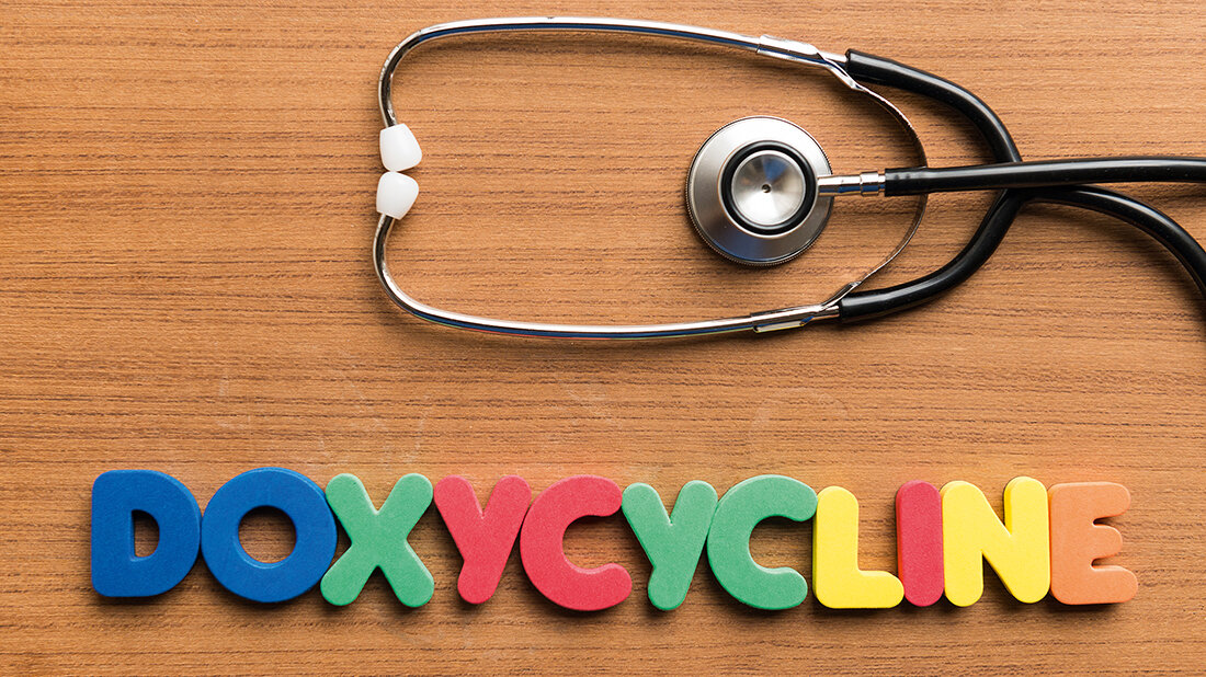 Prophylaxe sexuell übertragbarer Infektionen mit Doxycyclin (Doxy-PeP) Collage des Begriffs Doxycycline