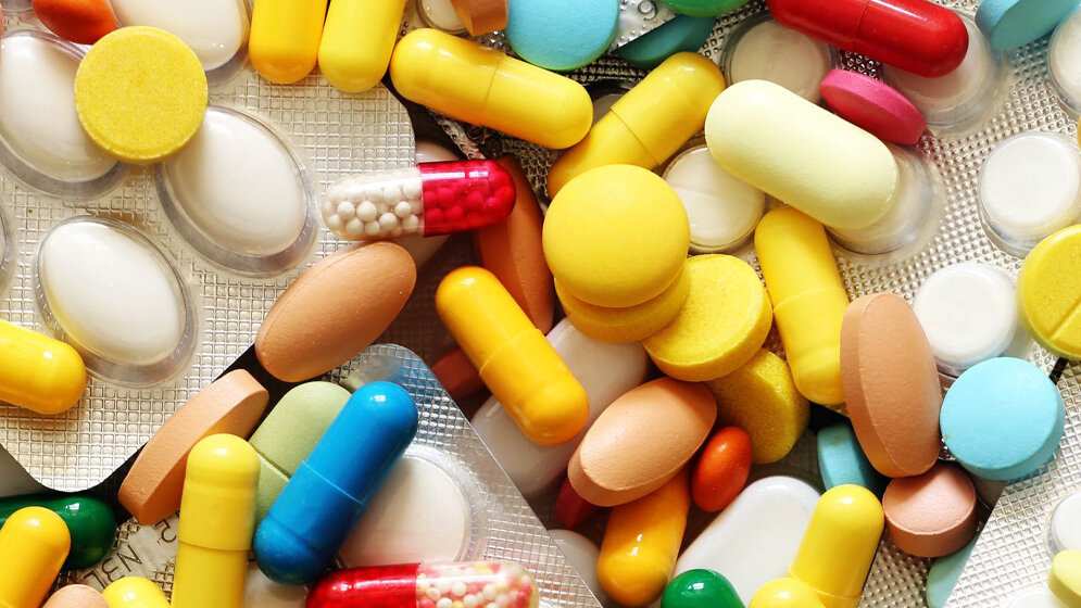 Pillen_pavelkubarkov_stock_adobe_com.jpg Hilfs-Tool gegen Polypharmazie