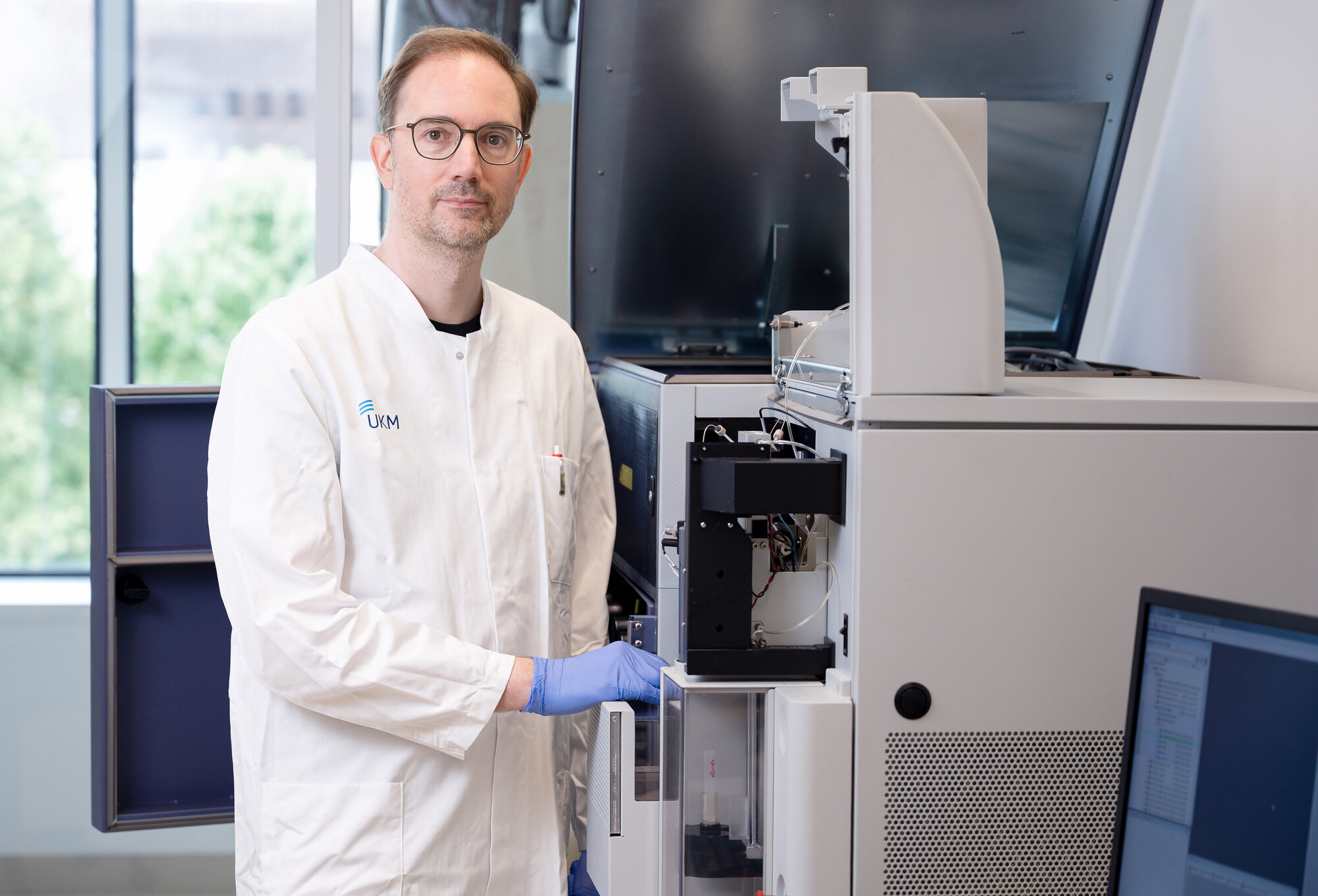 Prof. Nicholas Schwab im Labor.