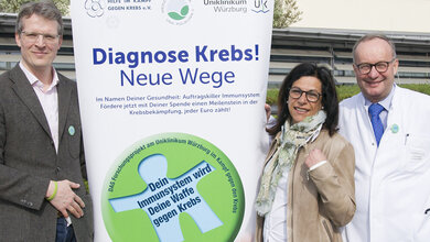 crowdfunding_Gabriele_Nelkenstock_Dr_Thomas_Bumm_links_Prof_Hermann_Einsele_Bild_Universitaetsklinikum_Wuerzburg_26042016.jpg Crowdfunding