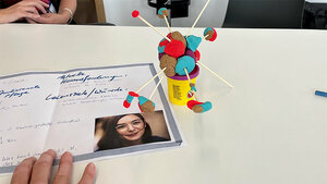 Titelbild zum Fachbeitrag über einen Design-Thinking-Ansatz für die Bildung im Rahmen des Schwerpunktthemas Arbeiten und Lernen im Wandel