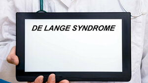 Titelbild zum Fachbeitrag über das Cornelia-de-Lange-Syndrom