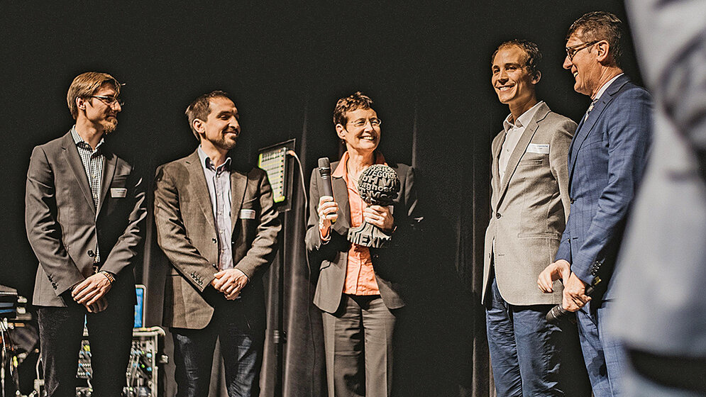 Hörkontaktlinse, auf dem Trommelfell