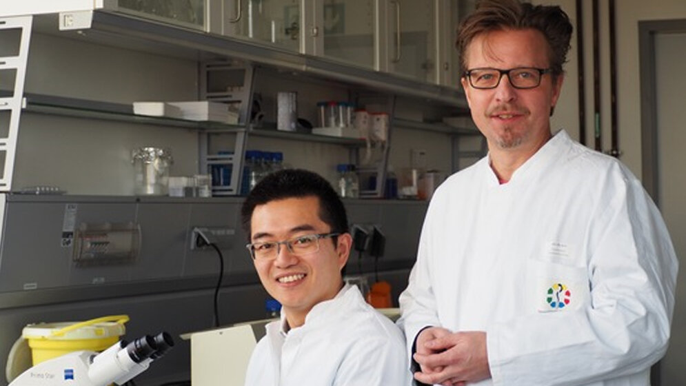 Prof. Dr. Jürgen C. Becker und Doktorant