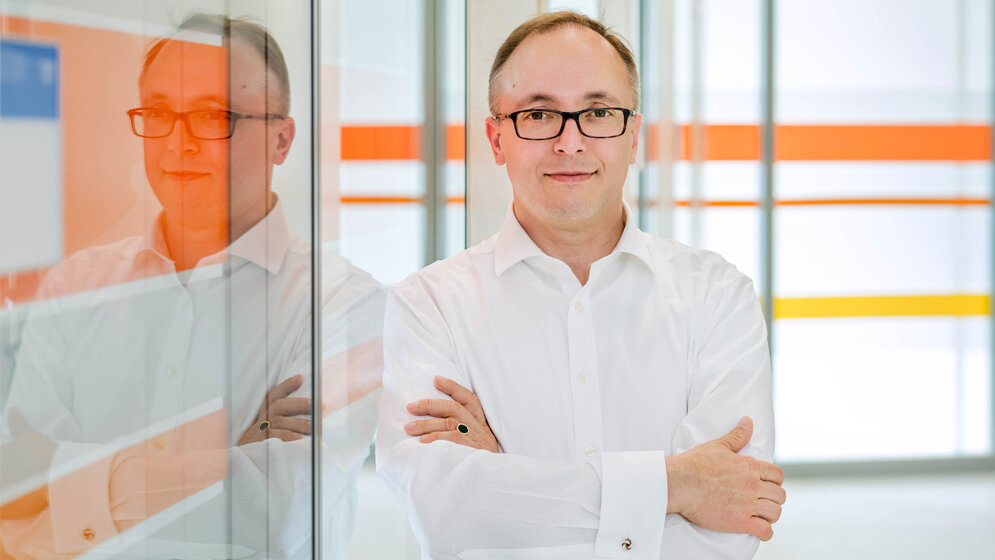 Prof. Oliver Hayden