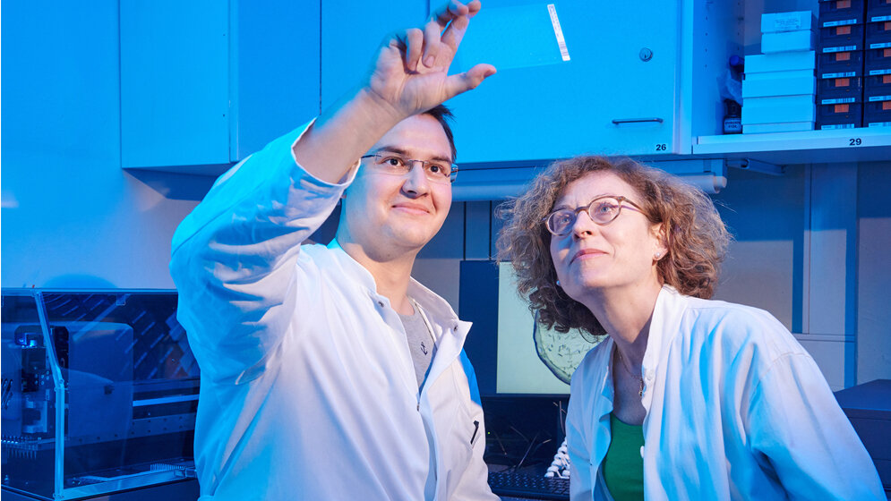 Tobias Claff und Prof. Dr. Christa Müller von der Universität Bonn 