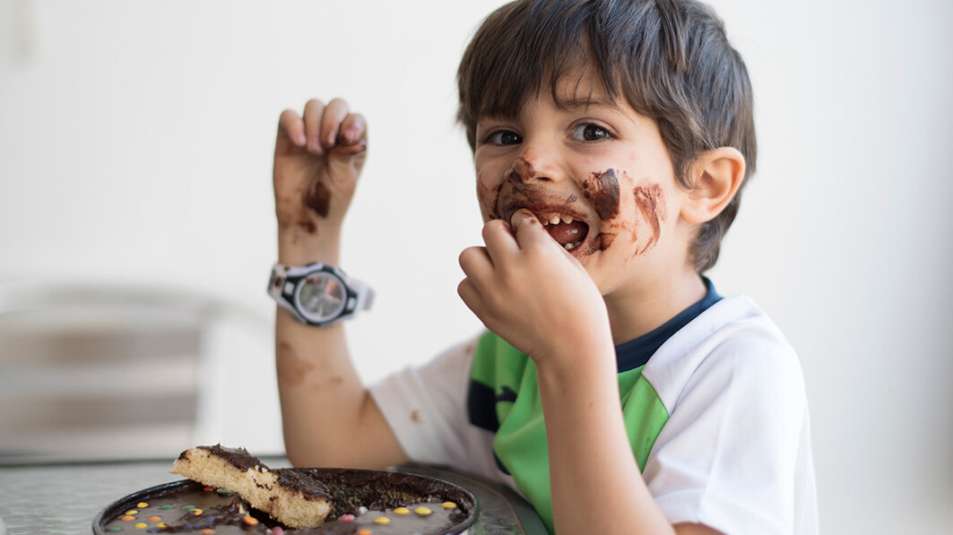 Gehirn_will_Suesses.jpg Schokoriegel, Chips und Co. beeinflussen da Gehirn.
