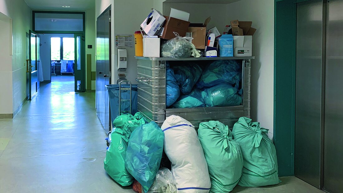 Abfallmanagement für POCT Foto von medizinischem Abfall