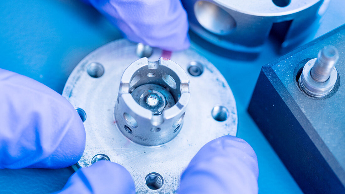 fluoreszierende_Diamanten__Viren.jpg Viren schnell und präzise mit einer neuen Technik nachweisen, Herzstück:fluoreszierende Diamanten