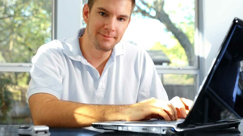 Symbolbild Computernutzer