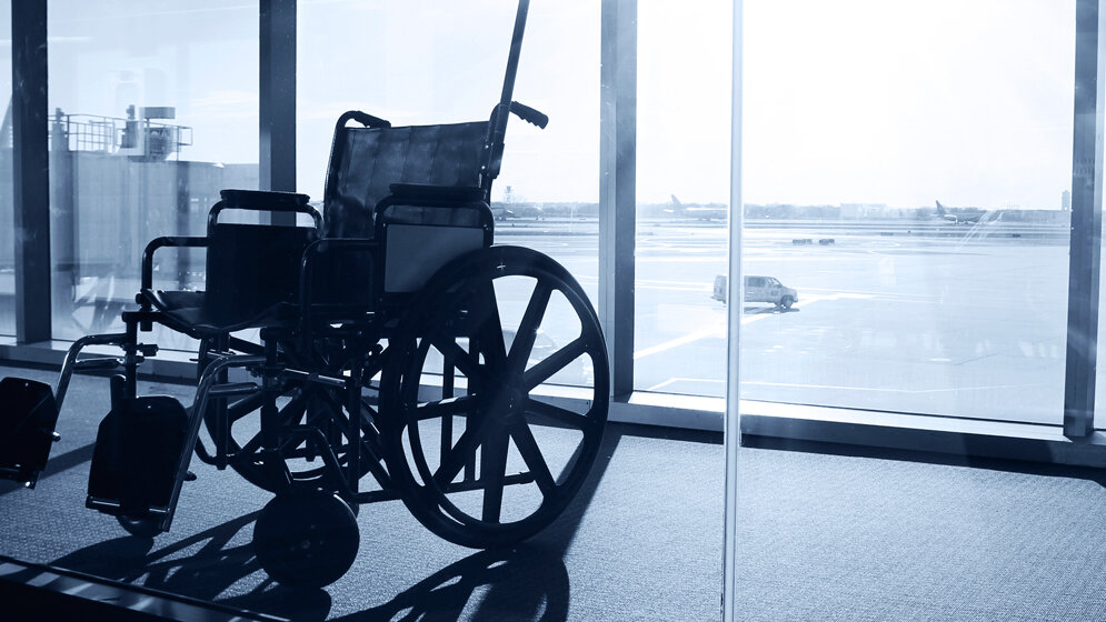 ISTOCK_000072509843_LARGE.jpgGizelka-iStockphoto.jpg Rollstuhl