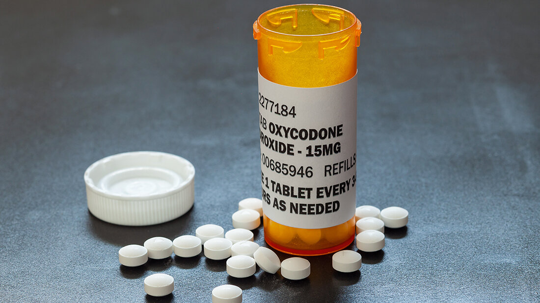 Abbildung einer Tablettendose mit Oxycodon-Tabletten