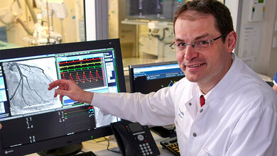 Prof_Dr_med_Volker_Rudolph_HDZ_NRW_Foto_Peter_Huebbe.jpg Prof. Dr. med. Volker Rudolph