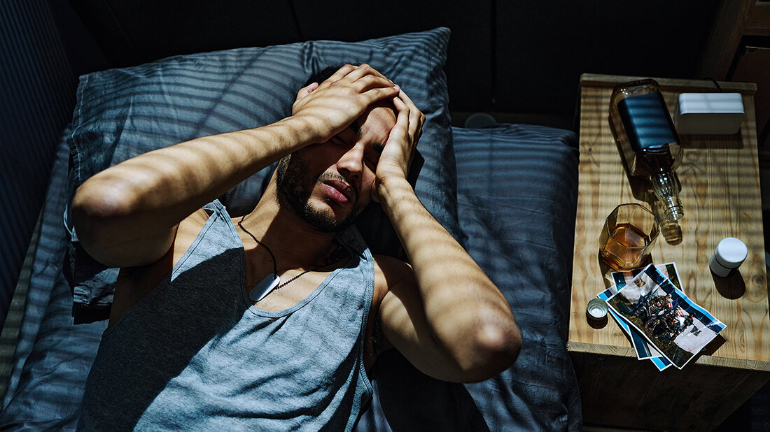 Titelbild des Fachbeitrags zu Prävalenz, Physiologie und Behandlung alkoholbedingter Schlafstörung