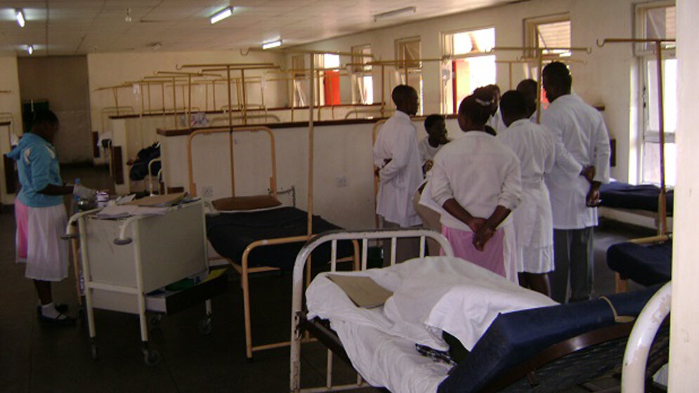 Medizinische_Station_in_Mbeya_Tansania_DZIF_Dr_Inge_Kroidl_09062016.jpg Medizinische Station