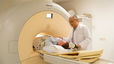 Ulrike W. (hier mit MTRA Alireza K.) 