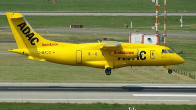 Krankenruecktransport_ERIC_SALARD_creativecommons_by_sa_2_Ausschnitt_22032016.jpg Krankenrücktransport