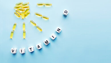 Vitamin D Pillen in Form einer Sonne mit den Strahlen