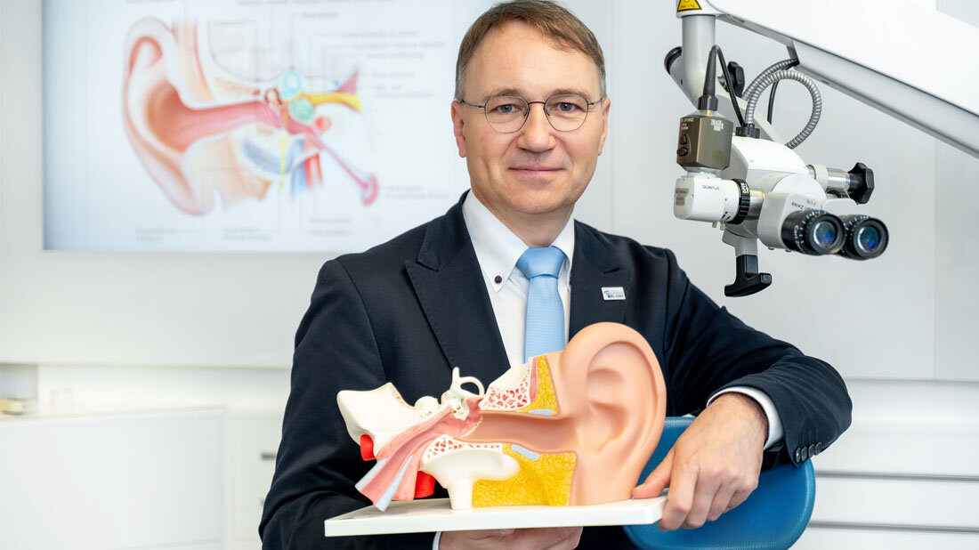 Prof. Dr. Stefan Plontke in der Klinik.
