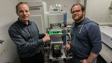 Prof. Klaus Dreisewerd (l.) und Dr. Jens Soltwisch