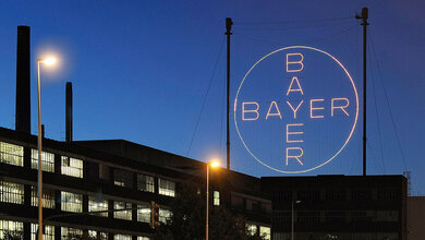 Das beleuchtete Bayer-Kreuz