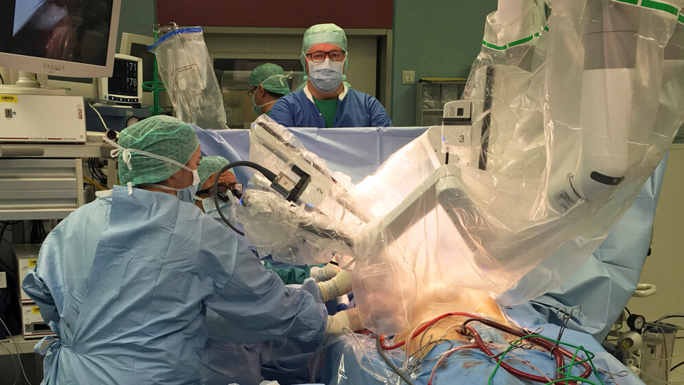 2017-12-04_Im_Einsatz.jpg Operationsroboter