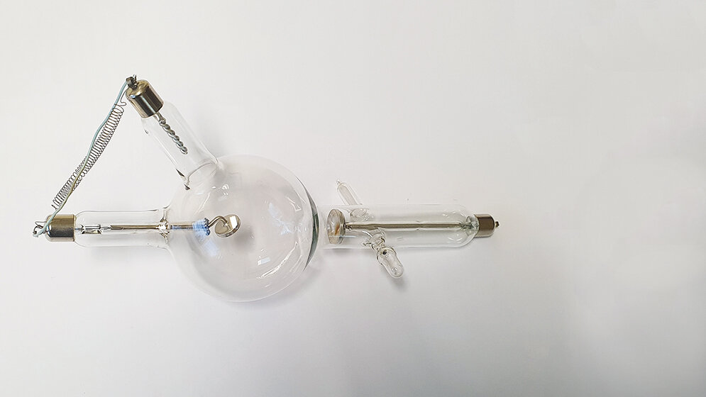 Widmung einer Röhre und ihrem Schöpfer