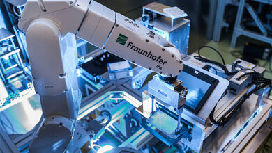 Automatisiertes Beladen des I-DOTs.