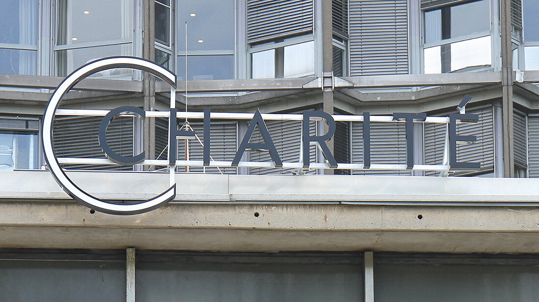 Evotec und die Charité gehen Partnerschaft ein Eingang der Charité