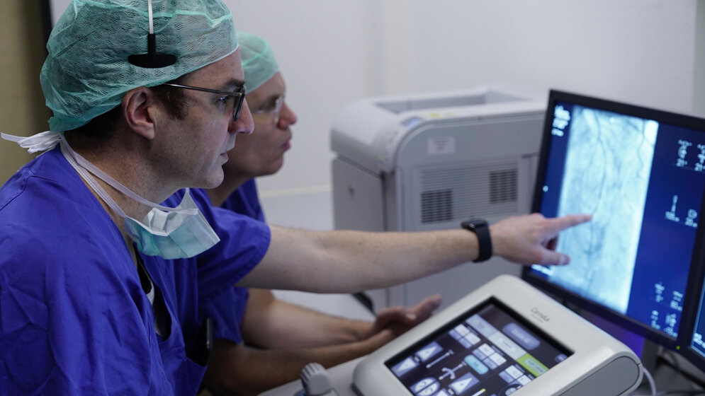 Prof_Dr_Nef_stellvertretender_Direktor_der_Klinik_Kardiologie_und_Angiologie_Prof_Elsaesser_Andi_Maehrlein_Uni_Gießen.jpg Prof. Dr. Nef und Prof. Elsässer