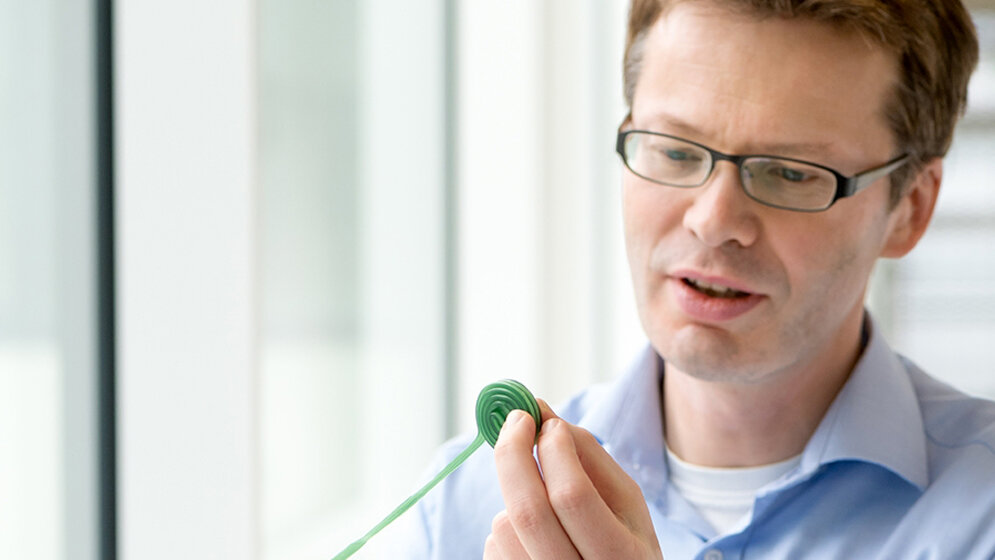 Prof_Mikael_Simons_A_Eckert_TUM.jpg Prof. Mikael Simons