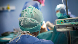 Titelbild zum Beitrag über Hypnosetherapie: OP-Situation