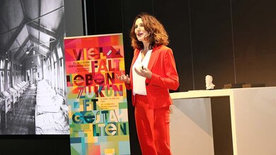 Anja_Foerster_Fuehren_im_Digitalen_Zeitalter.jpg Bestimmte Fähigkeiten können niemals von Künstlicher Intelligenz übernommen werden.