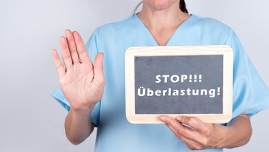 Titelbild des Beitrags zu den rechtlichen Aspekten einer Überlastungsanzeige
