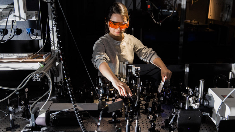 Forscherin_Ying_Zhang_Sven_Doering_Leibniz_IPHT.jpg Forscherin Ying Zhang vom Leibniz-IPHT