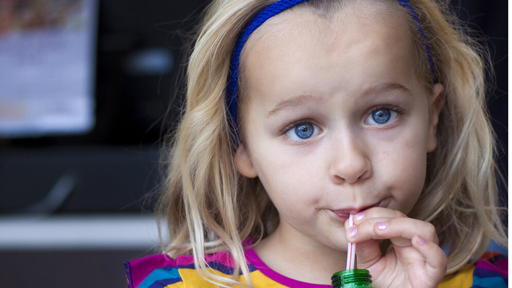 KIND_TRINKEN_001.jpgannems---Fotolia.jpg Zuckersteuer