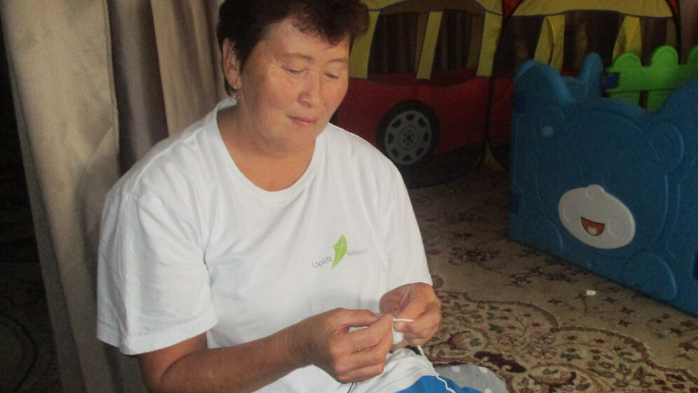 Kirgisische_Srickerin__c__Uplift-Aufwind.jpg Söckchenleine