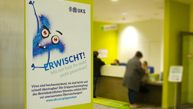 VRED tauchte auf immer neuen Plakaten am UKS auf 