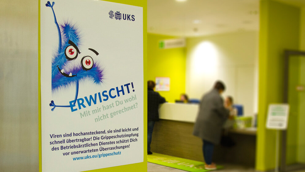 Grippe_UKS.jpg VRED tauchte auf immer neuen Plakaten am UKS auf