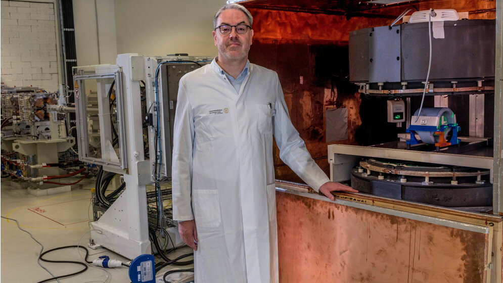 Dr_Aswin_Hoffmann_am_OncoRay.jpg Dr. Aswin Hoffmann und sein Team am OncoRay