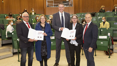 Gruppenfoto zur Jubiläumsfeier der MTL-Schule an der Uni Mainz