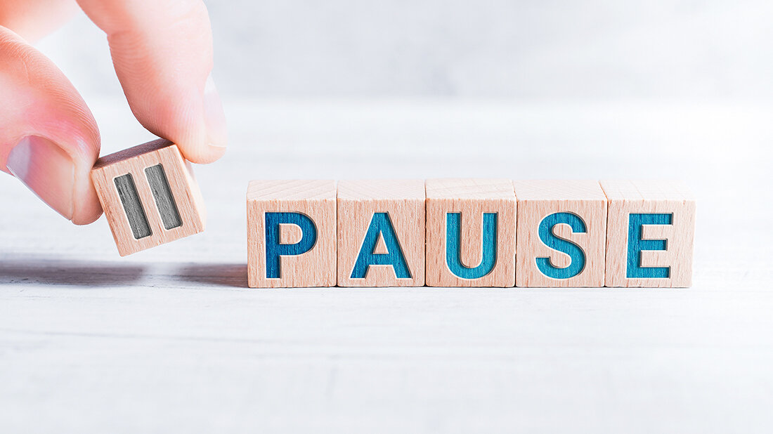 Visualisierung des Wortes „Pause“