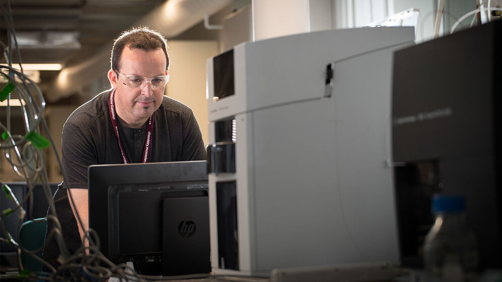 Philip_Britz_McKibbin_JD_Howell_McMaster_University.jpg Philip Britz-McKibbin