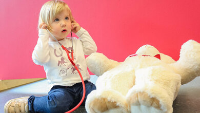 Das_pilozytische_Astrozytom_PA_ist_eine_Hirntumorart_die_haeufig_im_Kindesalter_vorkommt_KiTZ.jpg Das pilozytische Astrozytom