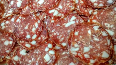 Salami_By_Assianir_Own_work_CC_BY_SA_3_0_06062016.jpg Salami