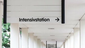 Titelbild des Fachbeitrags zur neuen US-Leitlinie zum Vorgehen bei Fieber auf der Intensivstation