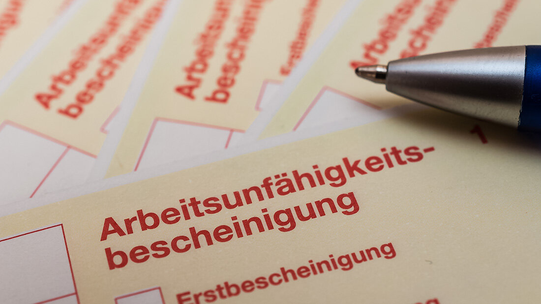 Pandemie überwunden, COVID-19-Kankschreibungen gehen zurück