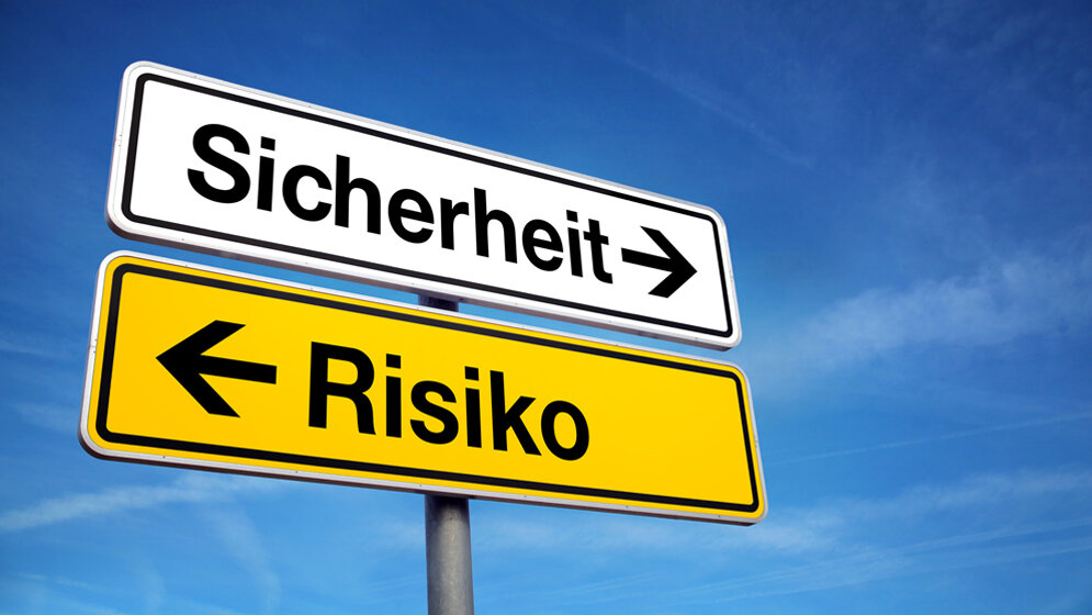 Fotolia_81597328_Coloured-pic.jpg Arbeitsplatzunsicherheit belastet