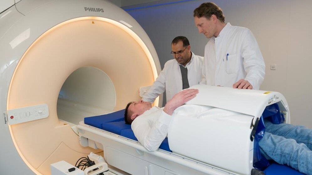 MRT und Tiefenhyperthermie-System