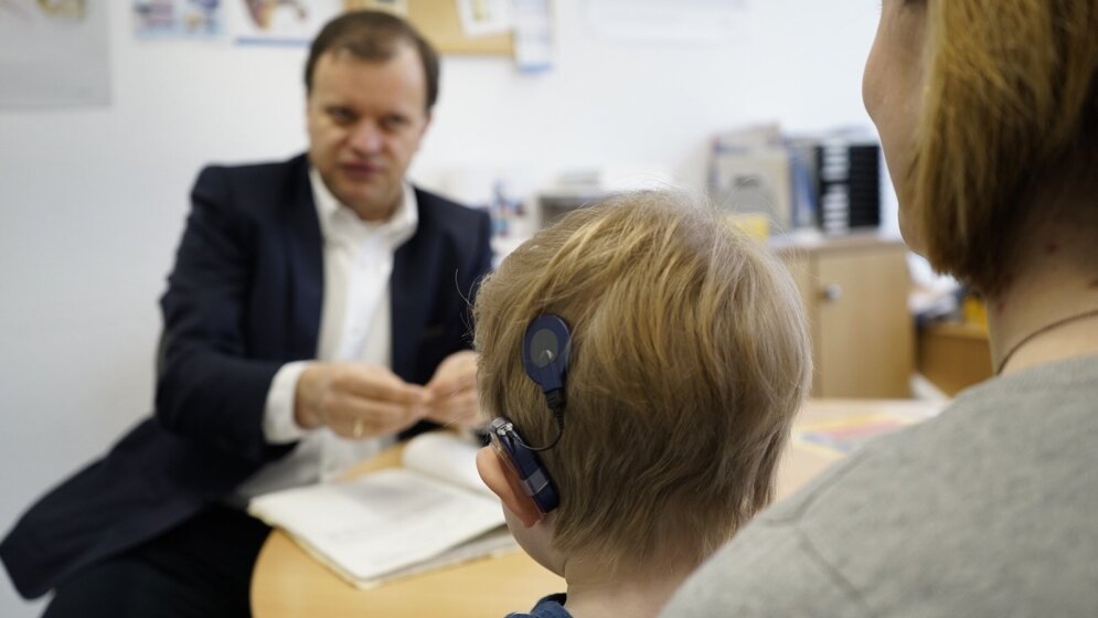 Prof_Andrej_Kral_hat_gemeinsam_mit_internationalen_Forschern_einen_Fragebogen_entwickelt_FotoMHH_Broermann_05042016.jpg Prof. Andrej Kral